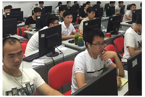 不奮斗、不吃苦，你要青春干什么？