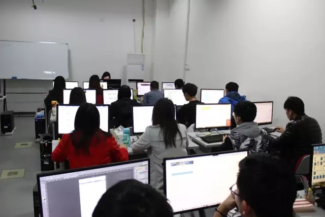 UI設計班和HTML5專家班畢業(yè)學生感想