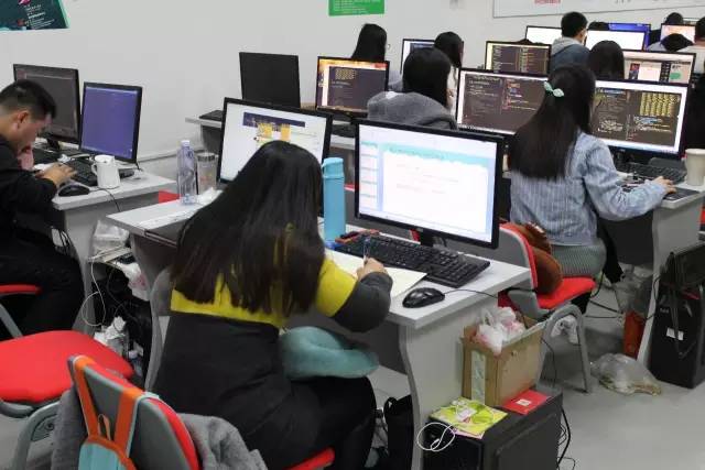 UI設計班和HTML5專家班畢業(yè)學生感想