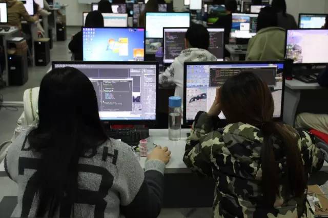 UI設計班和HTML5專家班畢業(yè)學生感想
