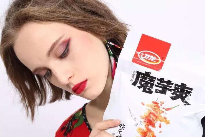 衛龍設計師被業績逼瘋？蘋果簡約風、紅配綠非主流......