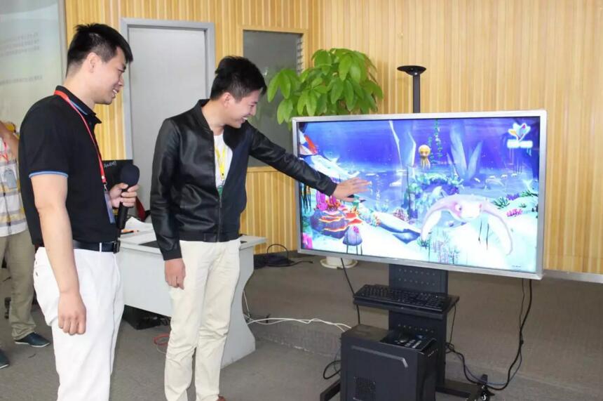 國外無人駕駛汽車裝載VR體驗，VR技術繼續發力！