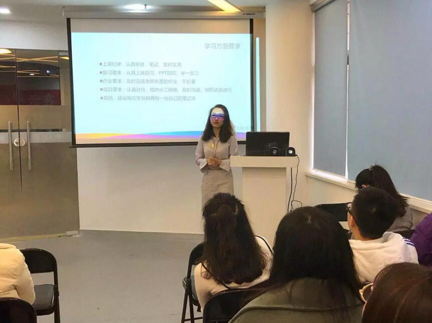 直擊UI、JAVA開班典禮現(xiàn)場