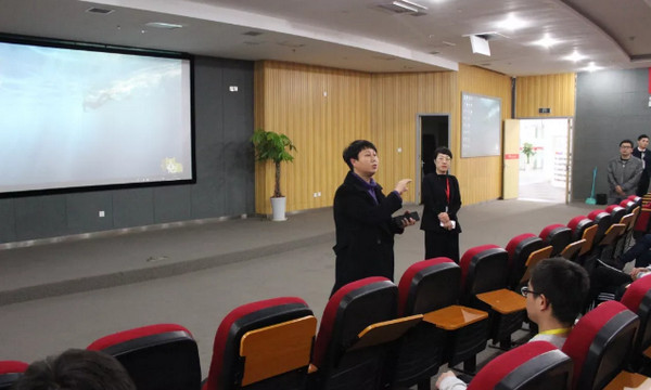 配圖4 鄭州市團委宣傳部王部長對今天參加本次宣講活動的云和學員們送上了祝福和期望