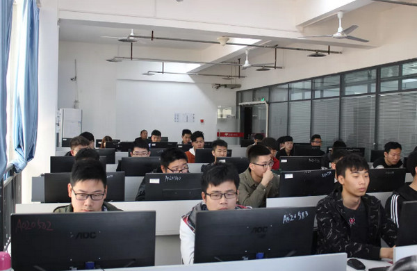 配圖1 云和數據HTML5新班開班儀式.jpg