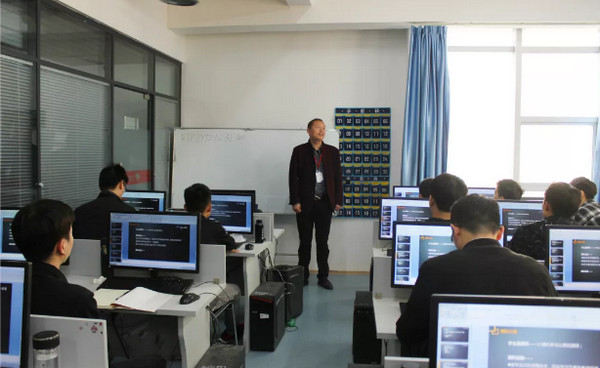 配圖5 HTML5講師張老師詳細介紹jpg.jpg