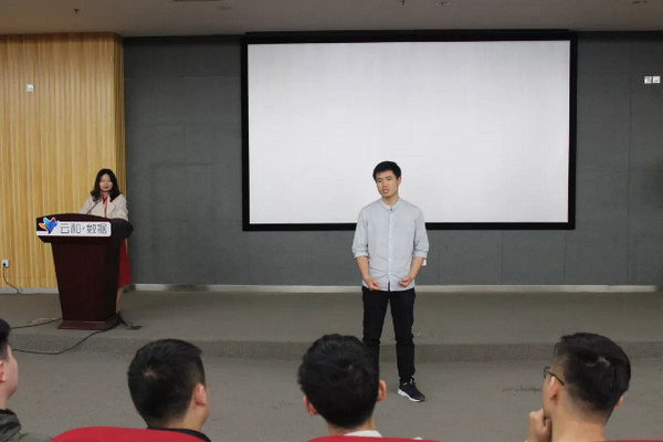 配圖2 云和數據VR培訓班畢業典禮.jpg