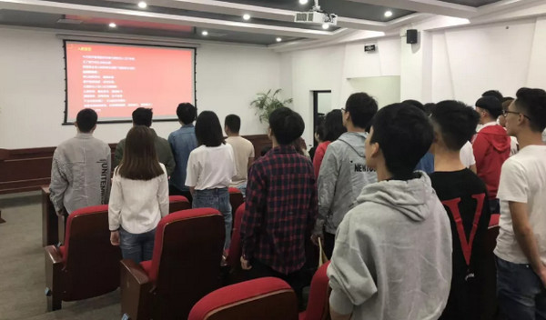 配圖4 鄭州科技學院與云和數據泛IT學院2019年第一屆新卓班開班.jpg