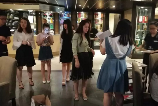 配圖2 云和數據西安中心周年慶典放大招筆記本電腦免費送.jpg