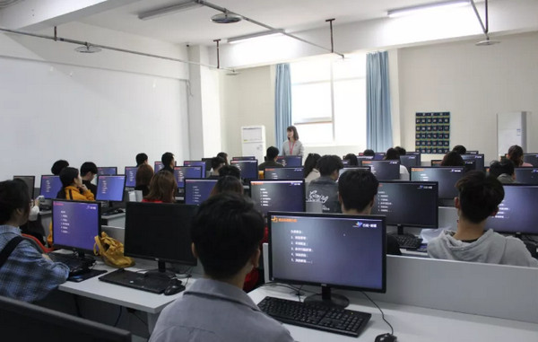 配圖7 云和數據IT國際精英訓練營學員實地參觀亞信科技.jpg