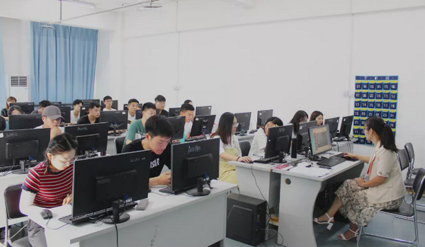 配圖5 云和數據UI、HTML5雙班新班開班.jpg