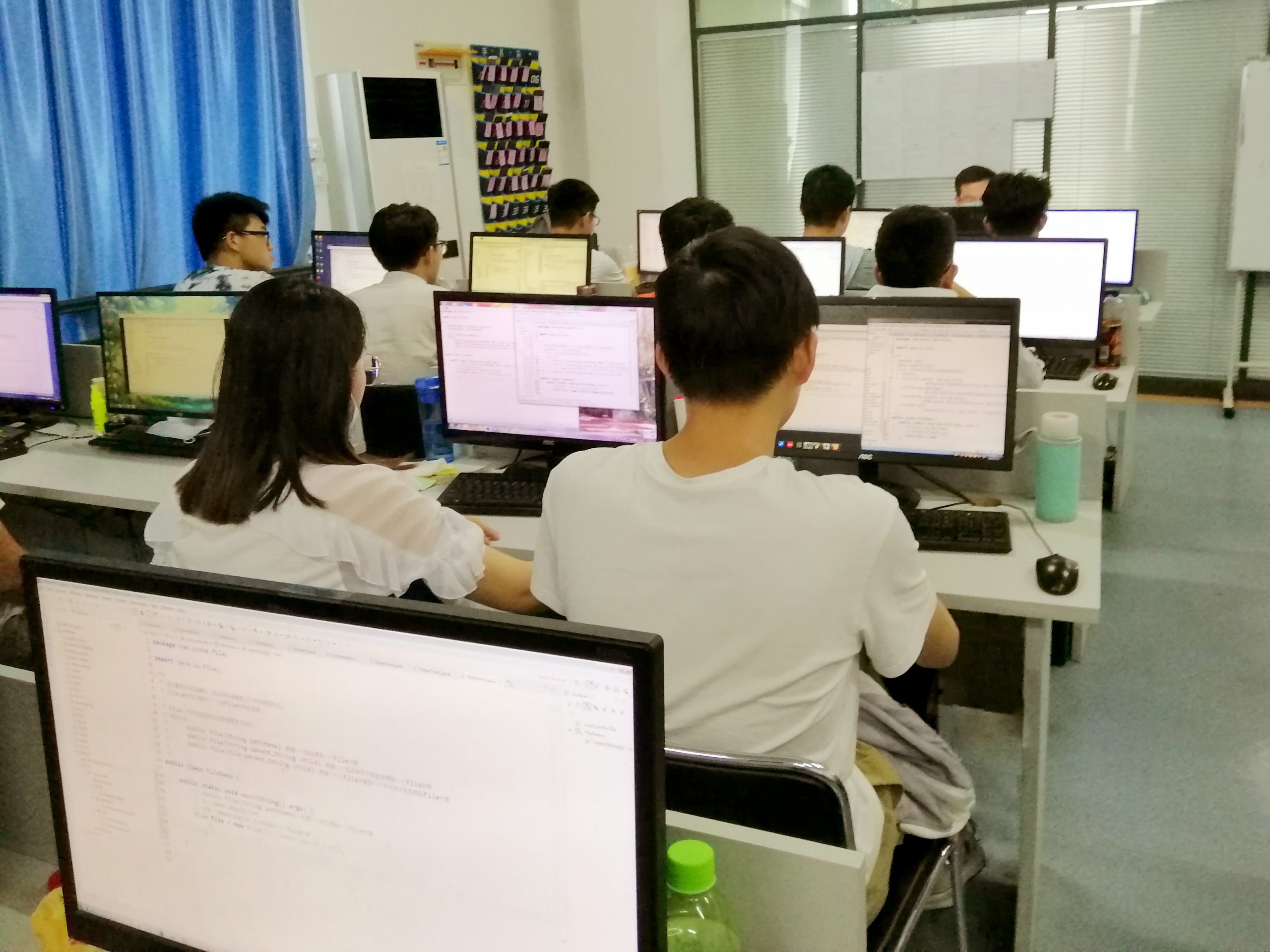 【云和數據學員晚自習】? 留足時間梳理知識,才能更好的記憶及運用 唯有不負時光，才能茁壯生長，活成想要的模樣。
