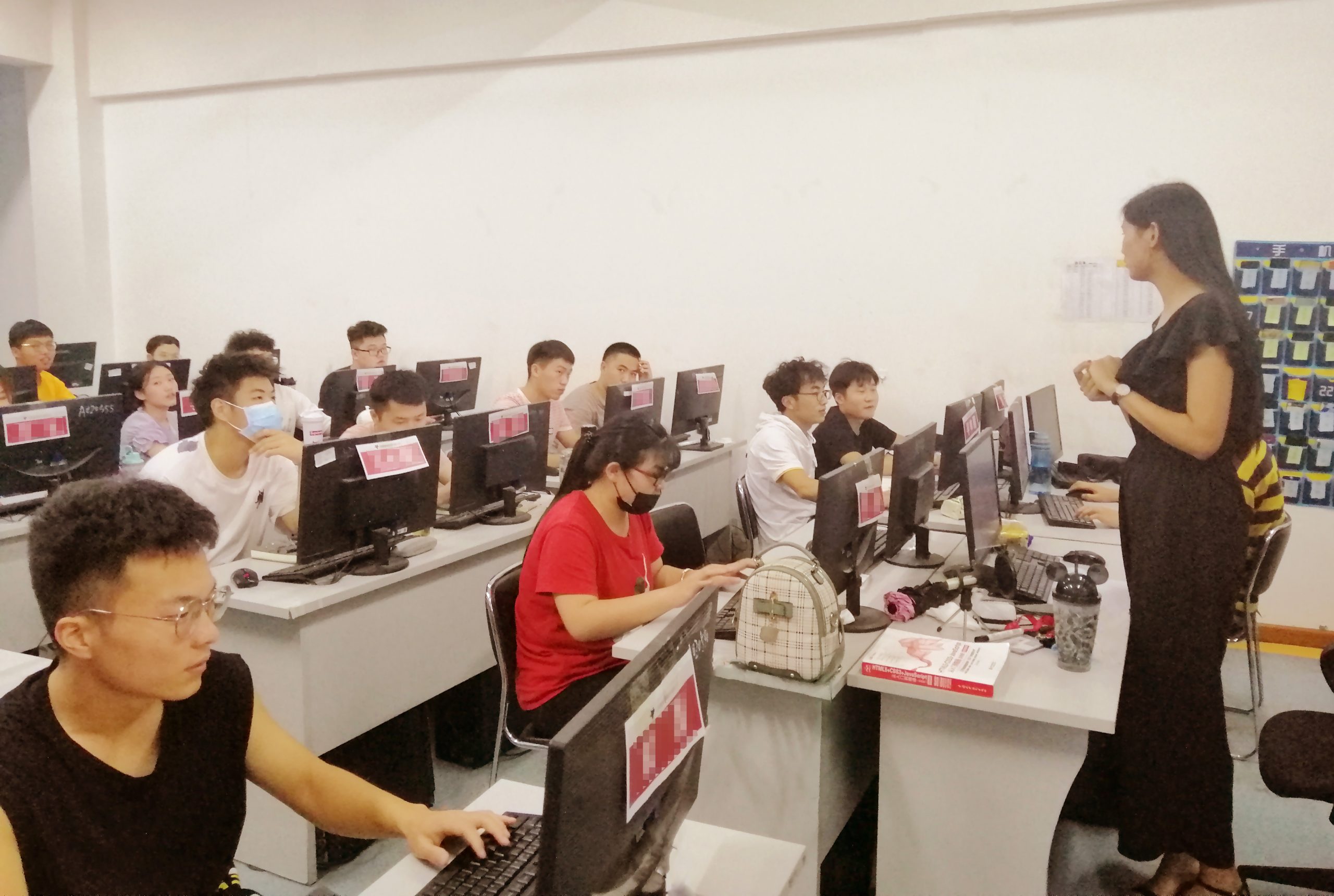 【云和數據學員晚自習】? 留足時間梳理知識,才能更好的記憶及運用 唯有不負時光，才能茁壯生長，活成想要的模樣。